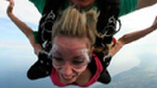 Skydivers Parachute Twists Up In Mid Air [upl. by Ikim]